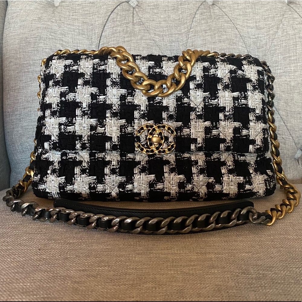 AUTHENTIC Chanel 19 houndstooth / vuitton hermes balenciaga prada gucci dior